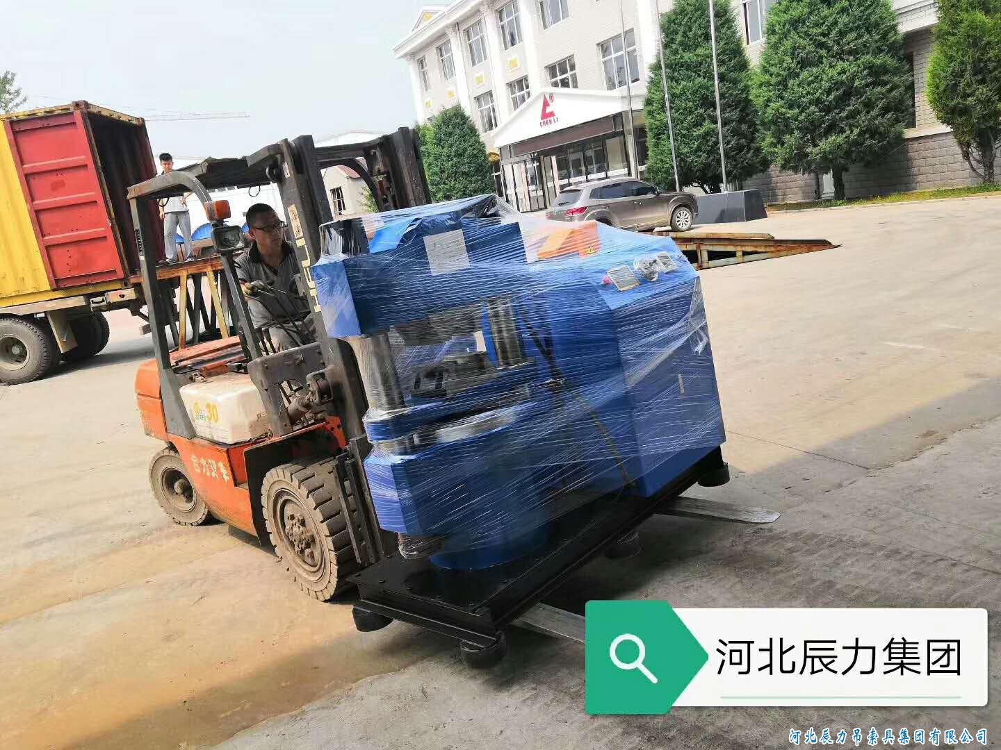 鋼絲繩纏放繩機(jī)器，鋼絲繩索具壓制機(jī)器，集體裝柜發(fā)貨